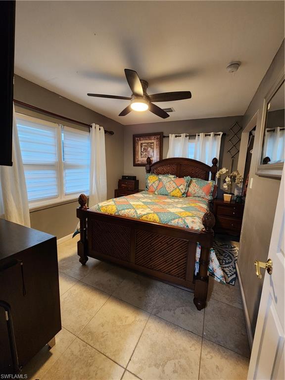 NAPLES MANOR - Residential