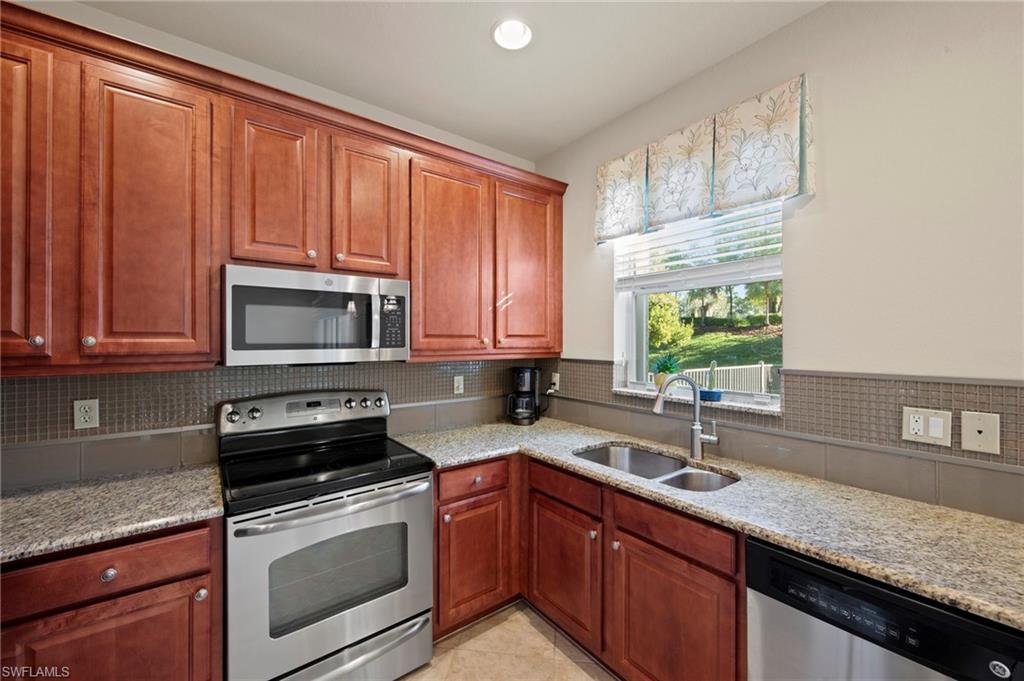 BOTANICA LAKES - Residential