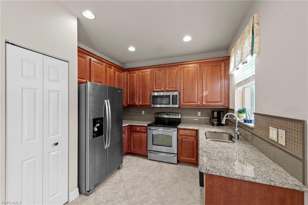 BOTANICA LAKES - Residential