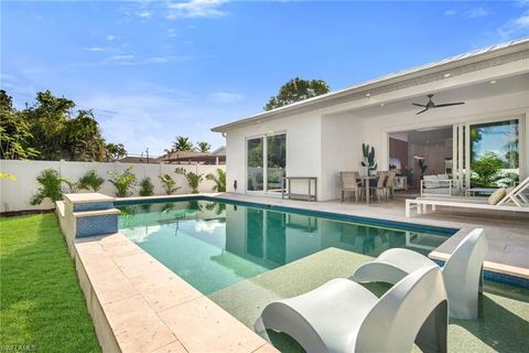 789 109th AVE N NAPLES FL 34108