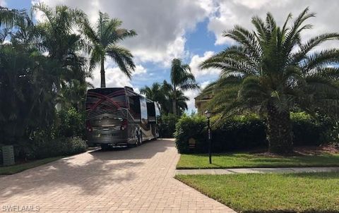 4713 Southern Breeze DR NAPLES FL 34114