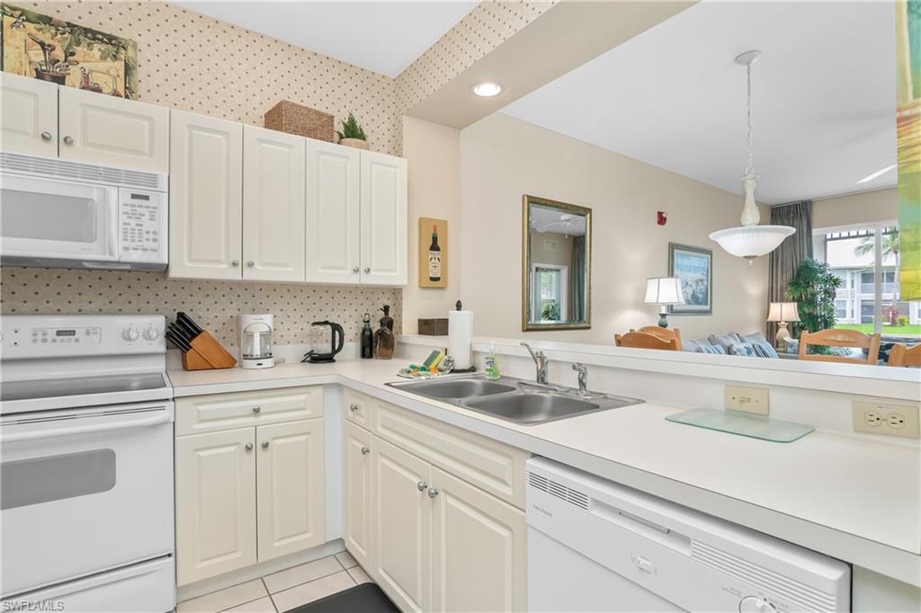 GOLDEN GATE ESTATES - Residential Lease