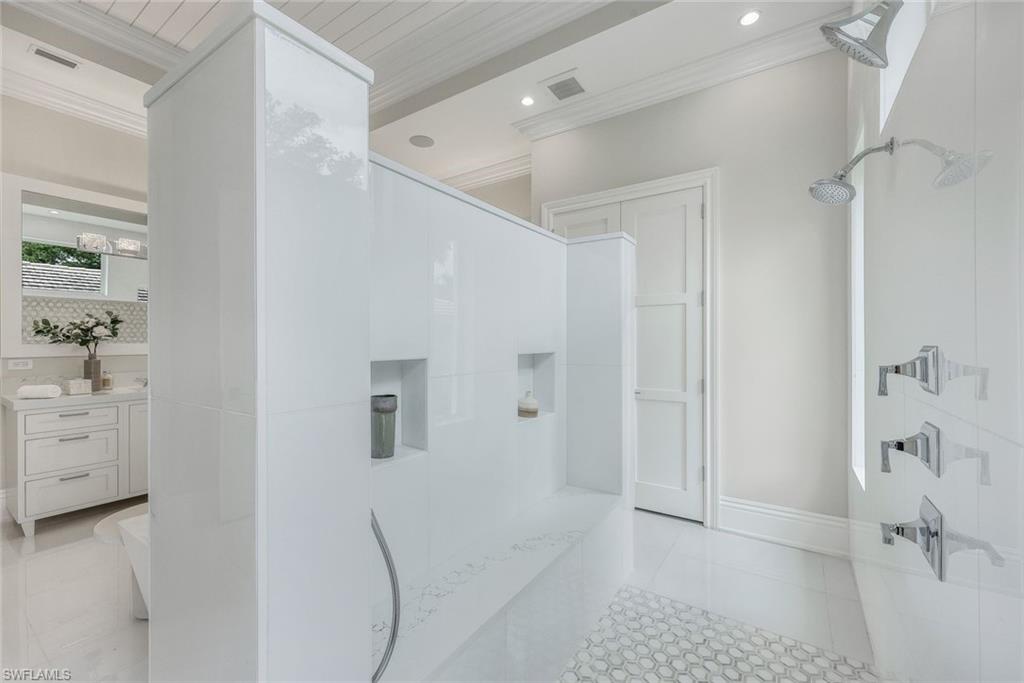 MOORINGS - Residential