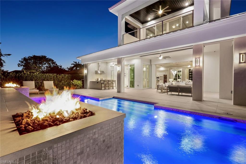 MOORINGS - Residential