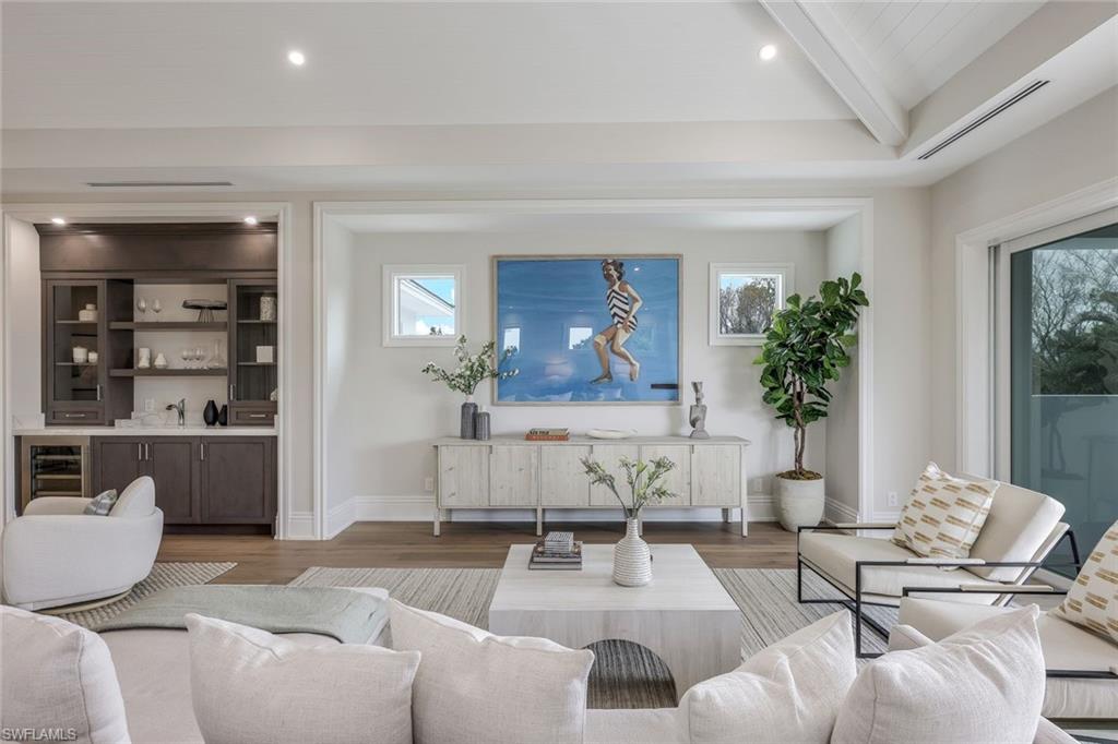 MOORINGS - Residential