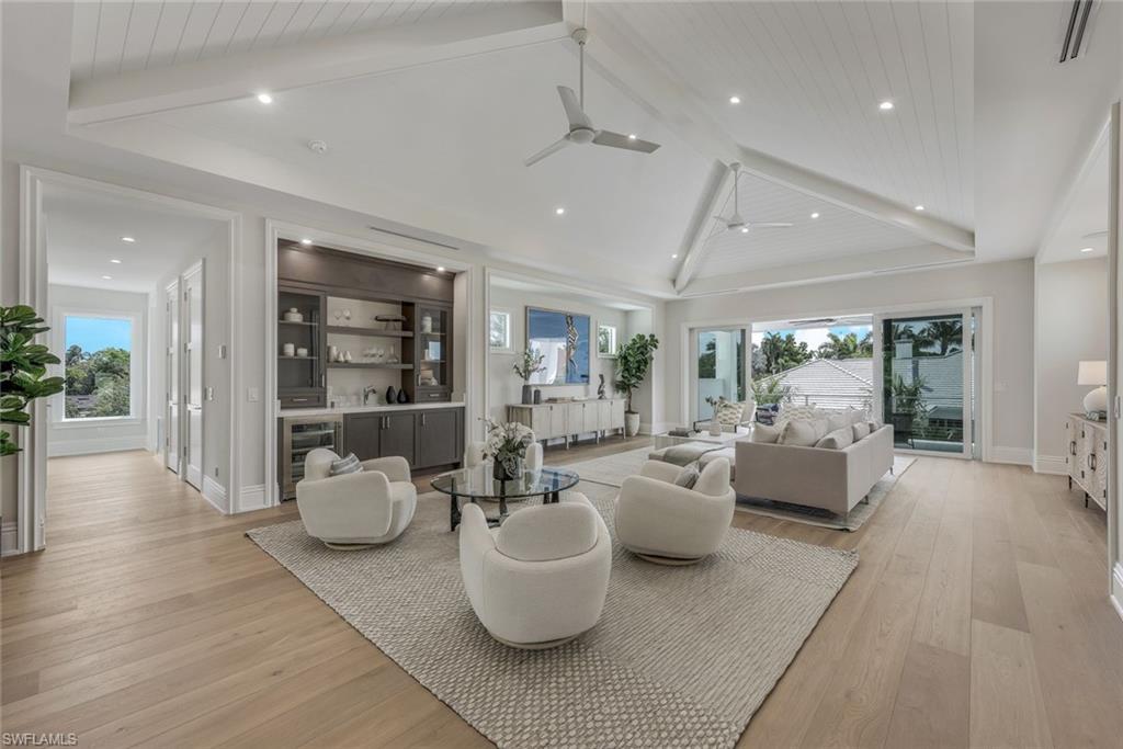 MOORINGS - Residential