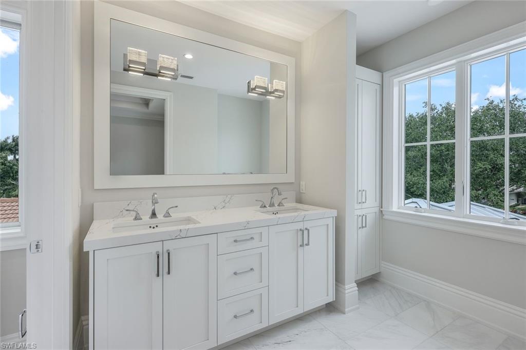 MOORINGS - Residential