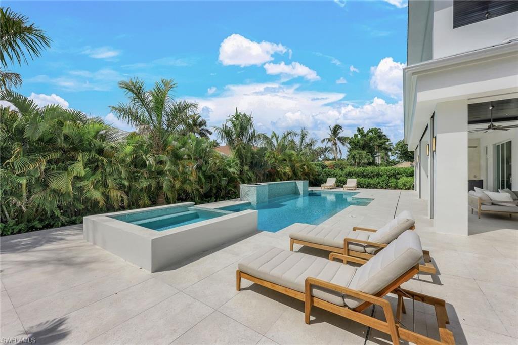 MOORINGS - Residential