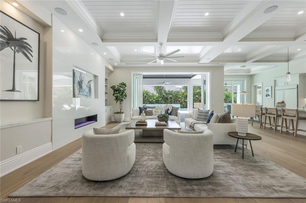 MOORINGS - Residential