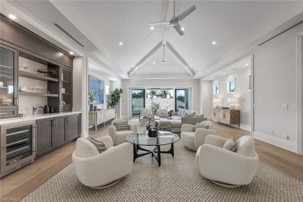 MOORINGS - Residential