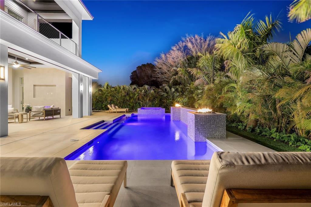 MOORINGS - Residential