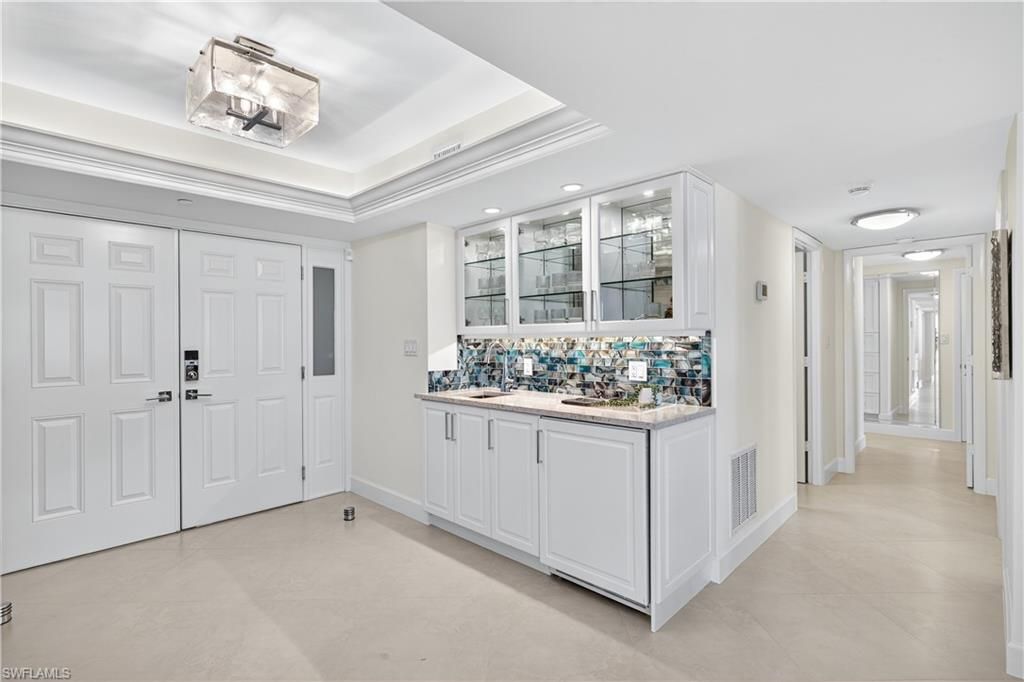 Photo of 4031 Gulf Shore BLVD N #3E, NAPLES, FL 34103 (MLS # 225036055)