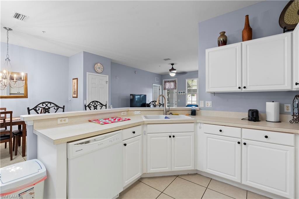 ROYAL POINTE - Residential Lease