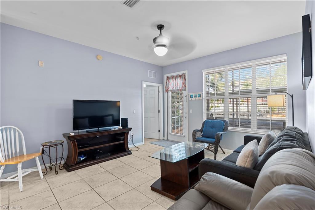 ROYAL POINTE - Residential Lease