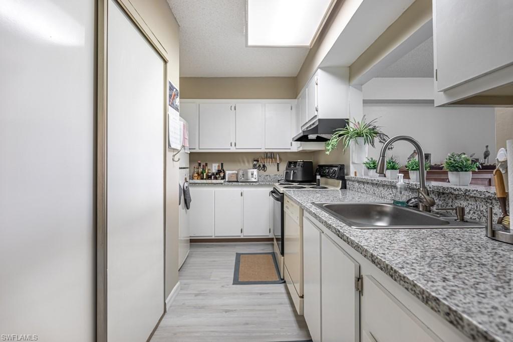 SEVEN LAKES - Residential