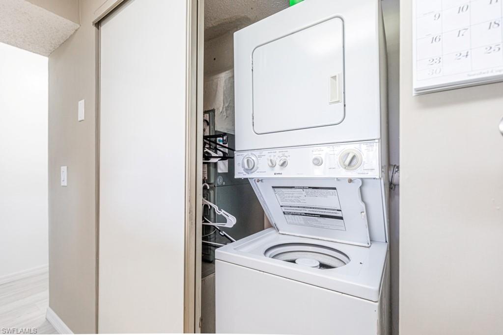 SEVEN LAKES - Residential