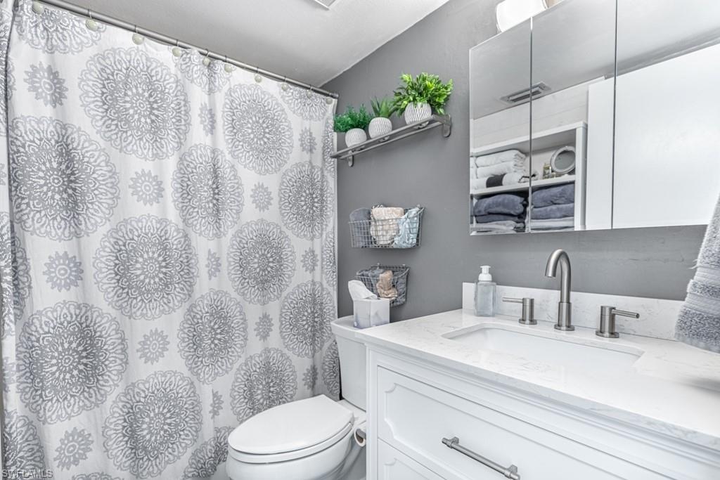 SEVEN LAKES - Residential