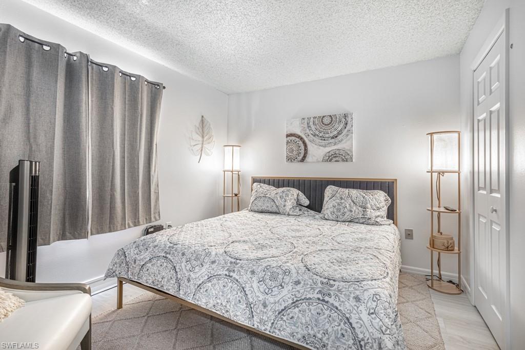 SEVEN LAKES - Residential