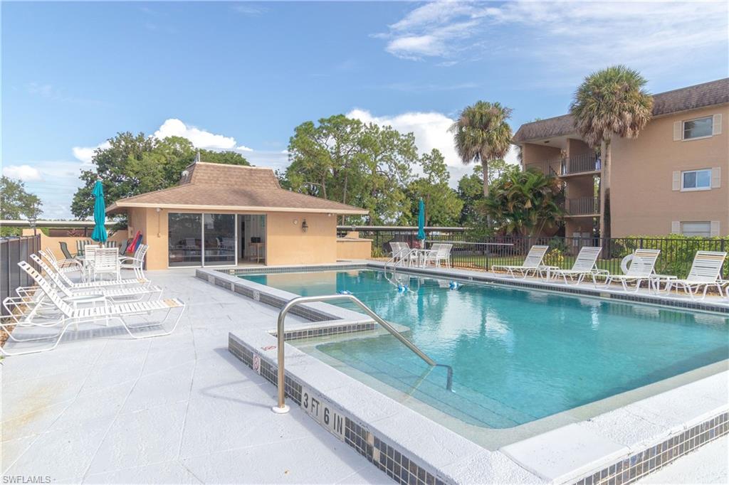 GOLF VIEW MANOR CONDO - Residential