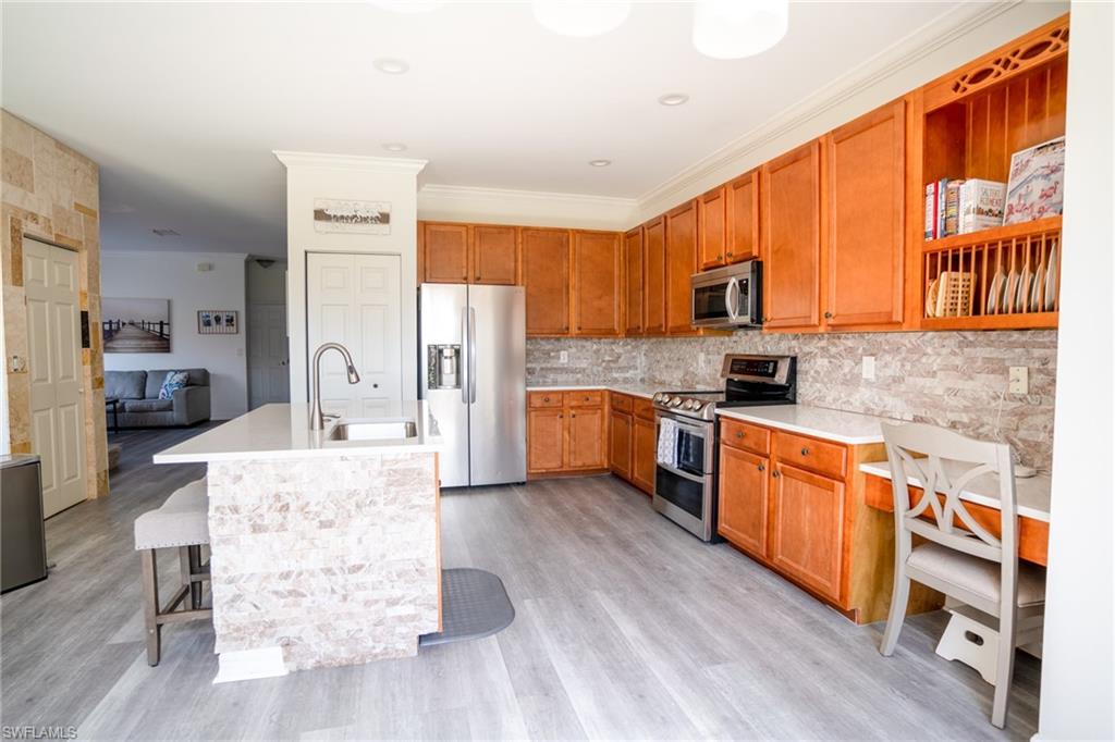 SATURNIA LAKES - Residential