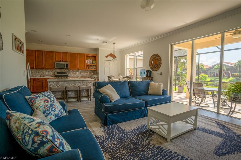 SATURNIA LAKES - Residential