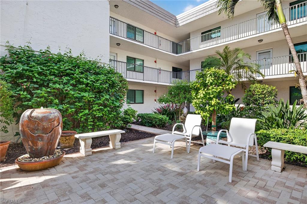 HIDDEN LAKE VILLAS - Residential