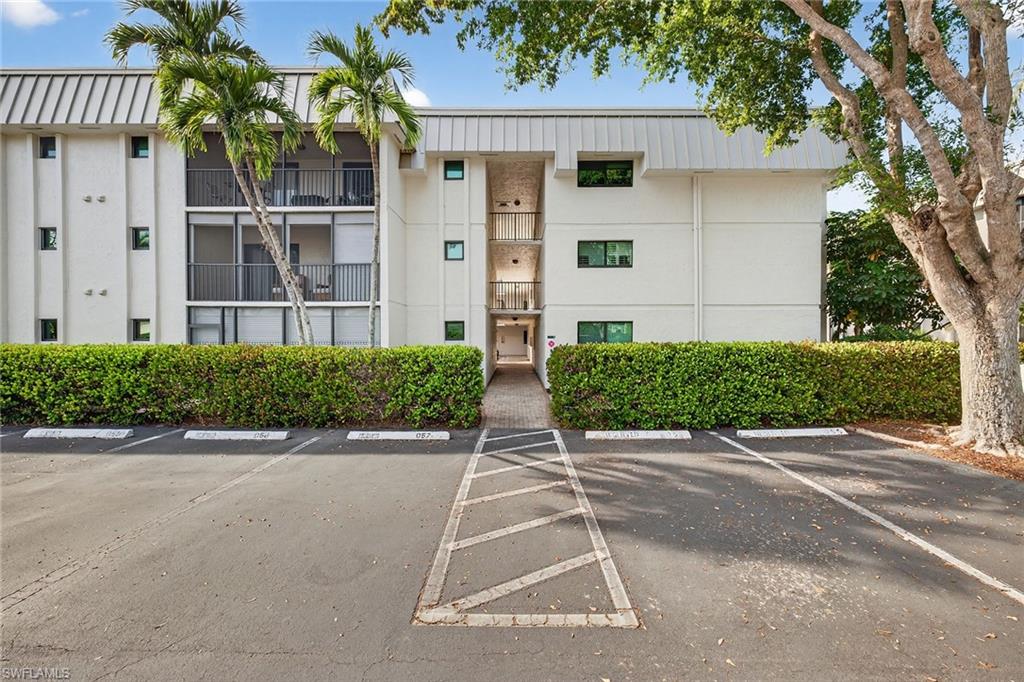 HIDDEN LAKE VILLAS - Residential