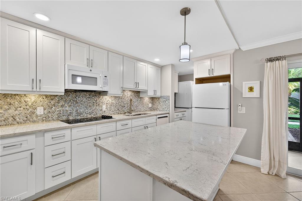 HIDDEN LAKE VILLAS - Residential