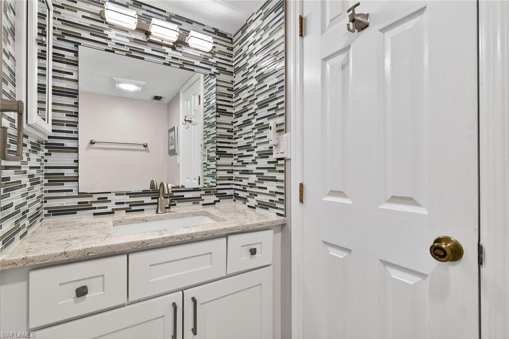 HIDDEN LAKE VILLAS - Residential