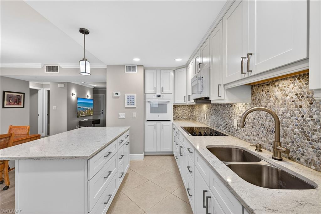 HIDDEN LAKE VILLAS - Residential