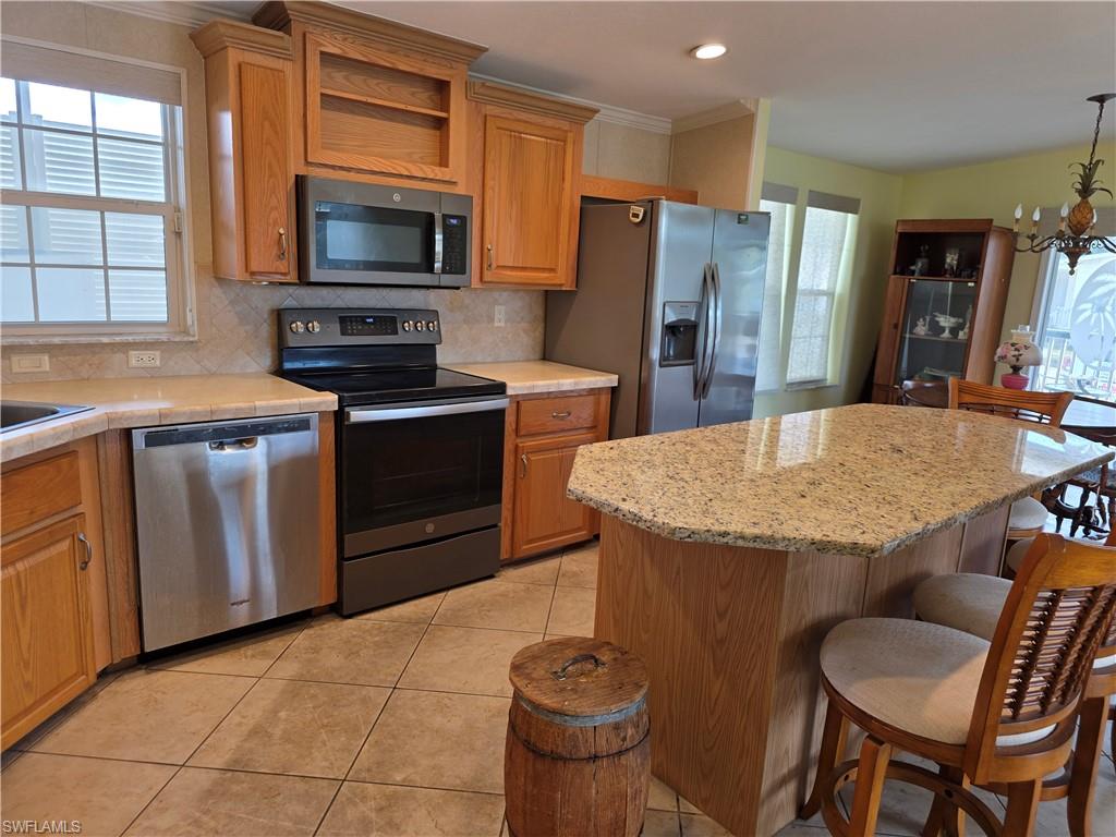 COUNTRY LAKES - Residential