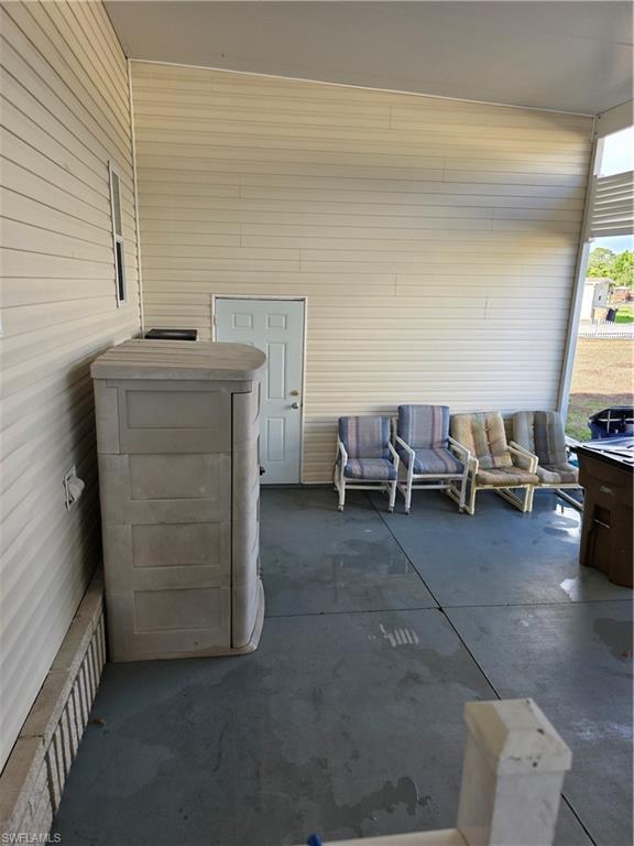 COUNTRY LAKES - Residential