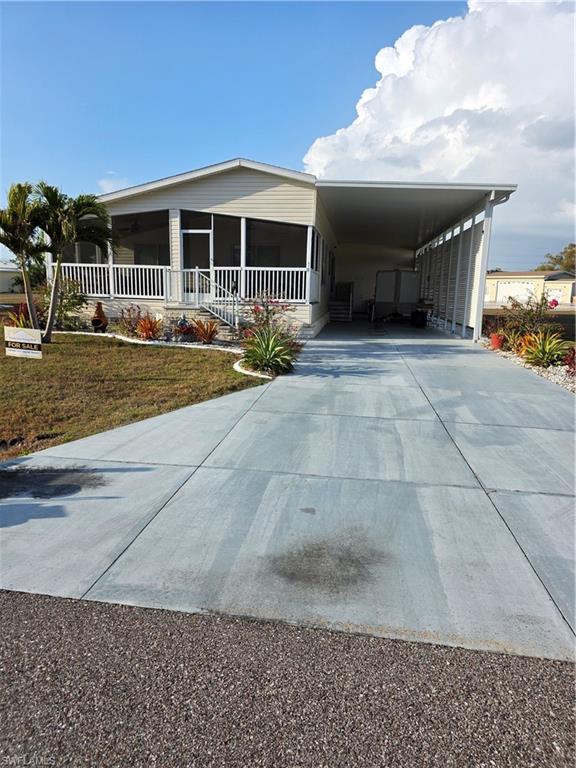 COUNTRY LAKES - Residential