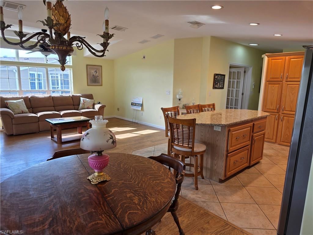 COUNTRY LAKES - Residential