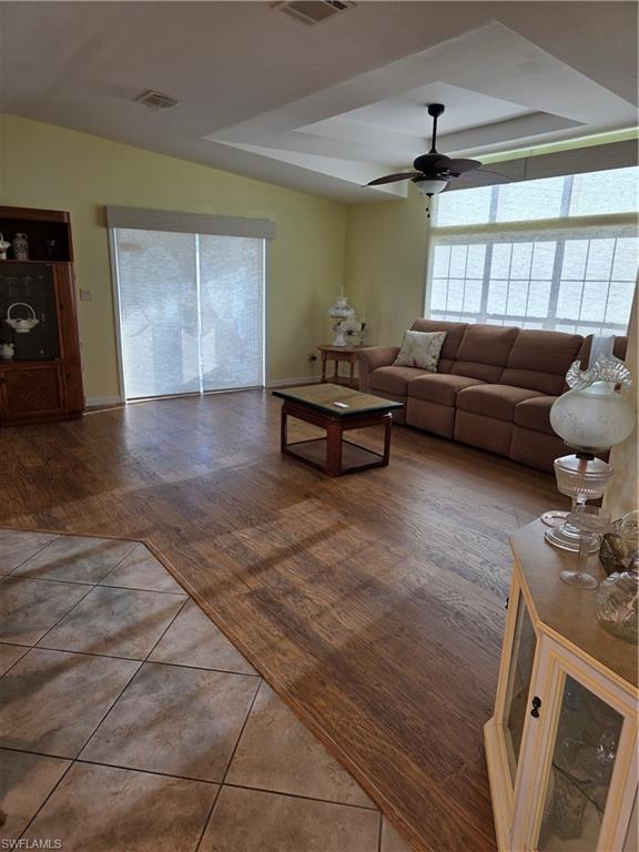 COUNTRY LAKES - Residential