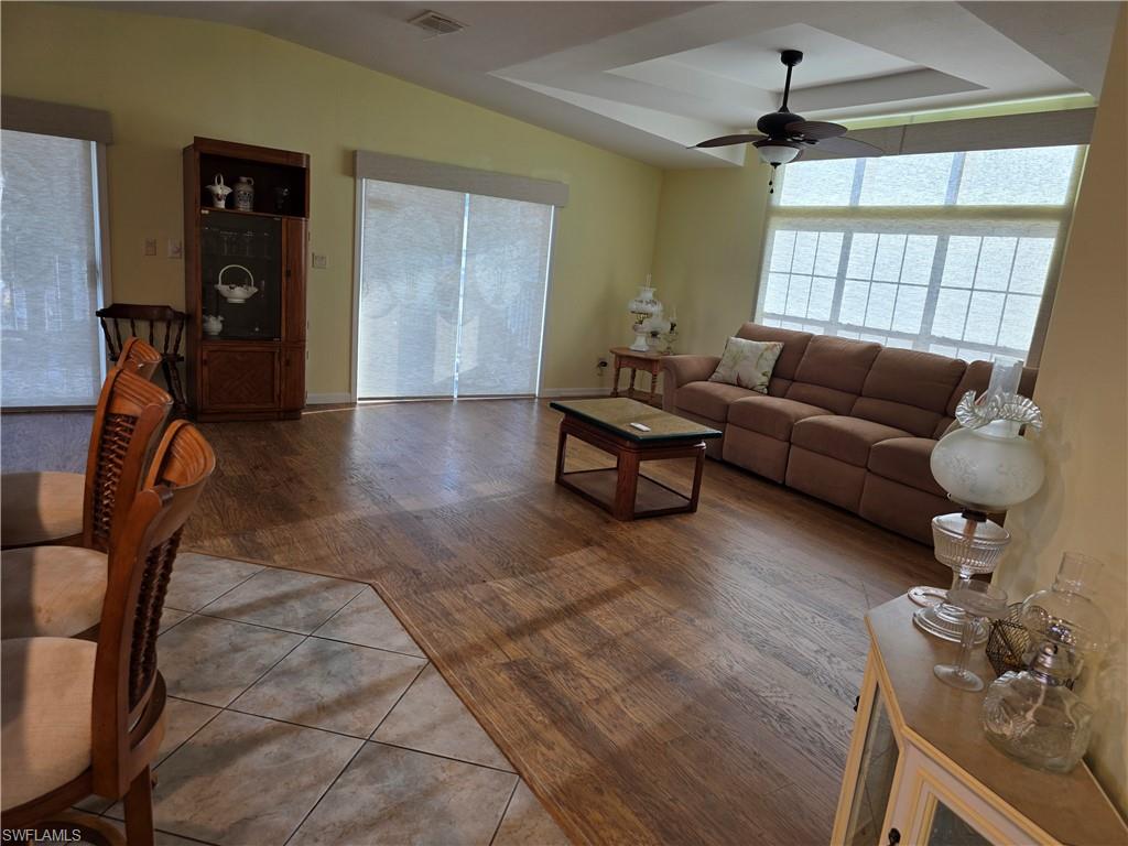 COUNTRY LAKES - Residential