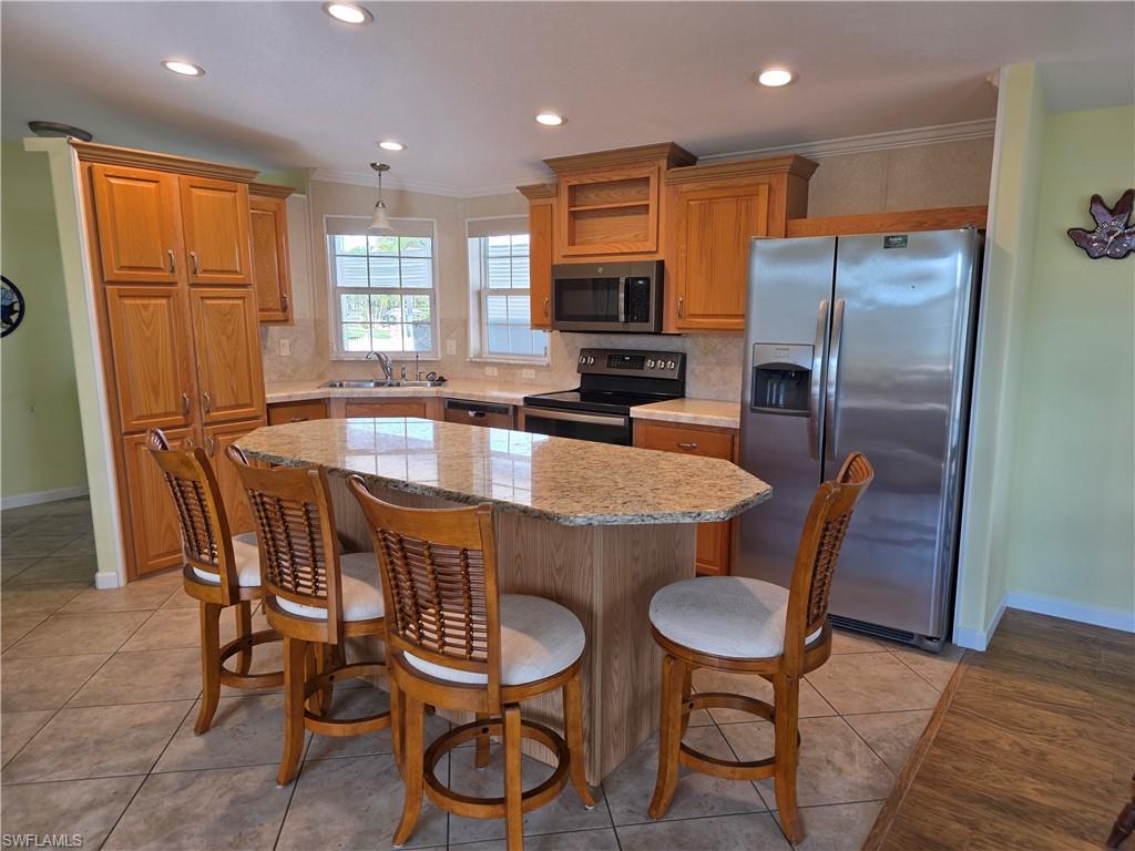 COUNTRY LAKES - Residential