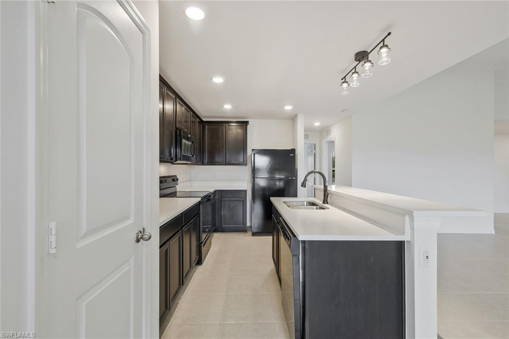 MIRROR LAKES - Residential