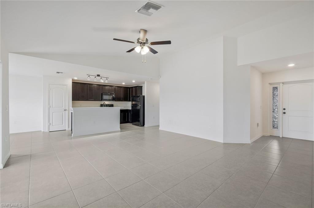 MIRROR LAKES - Residential