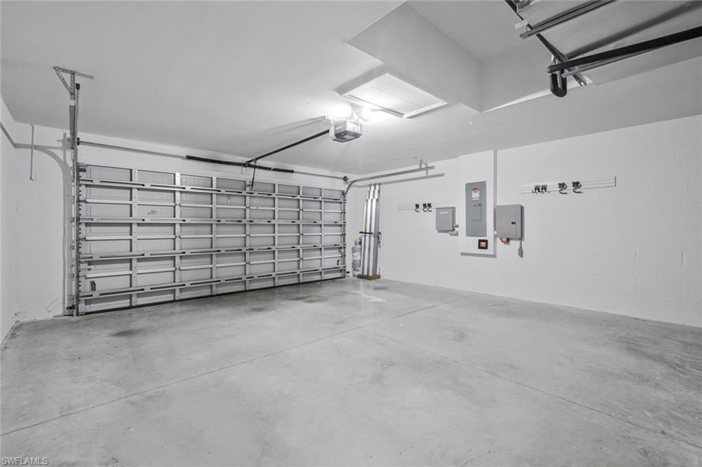 MIRROR LAKES - Residential