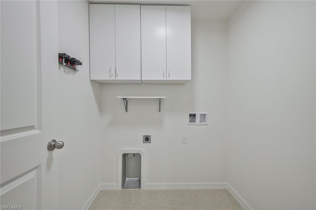 MIRROR LAKES - Residential