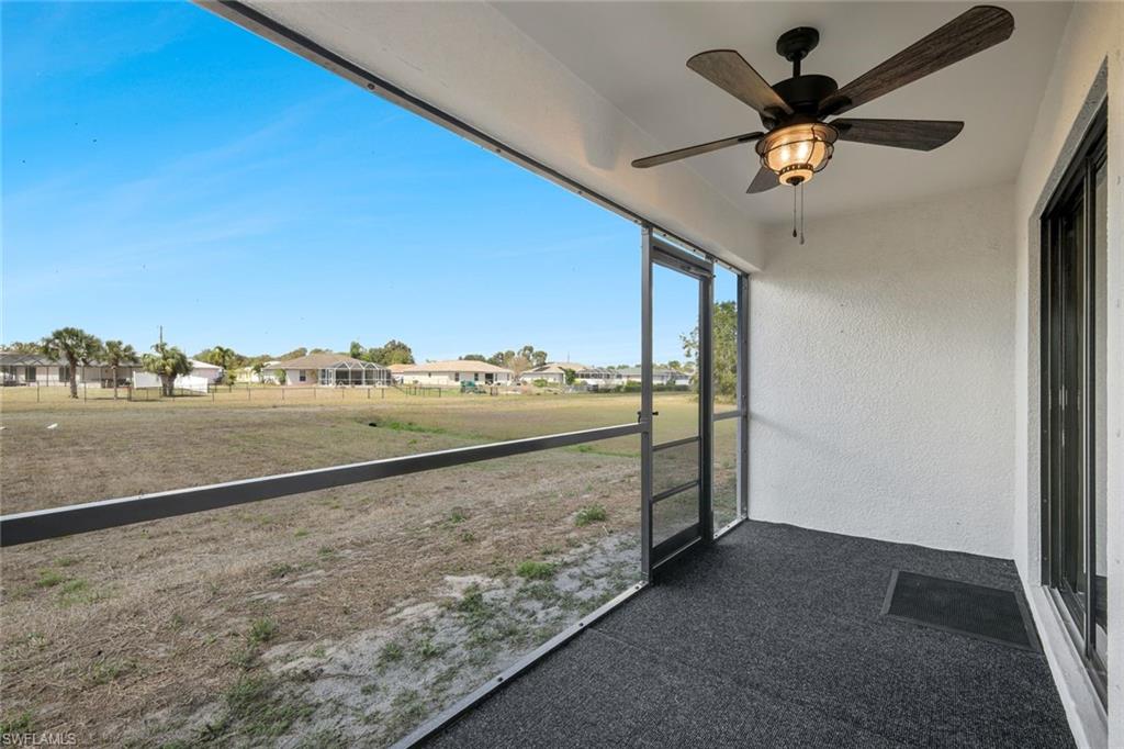 MIRROR LAKES - Residential