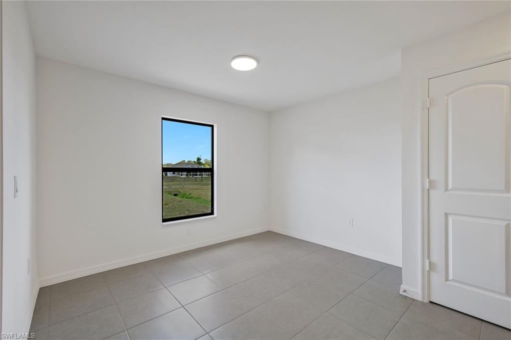 MIRROR LAKES - Residential