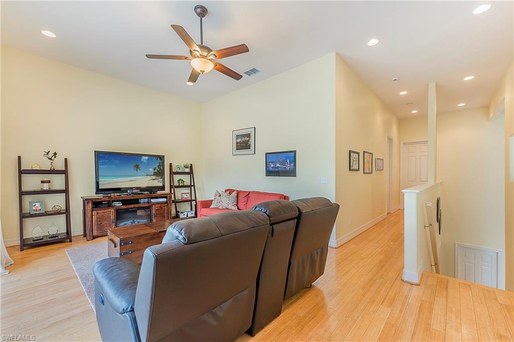 WILSHIRE LAKES - Residential