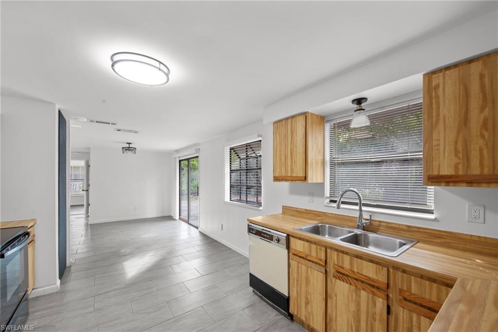 SAN CARLOS PARK - Residential