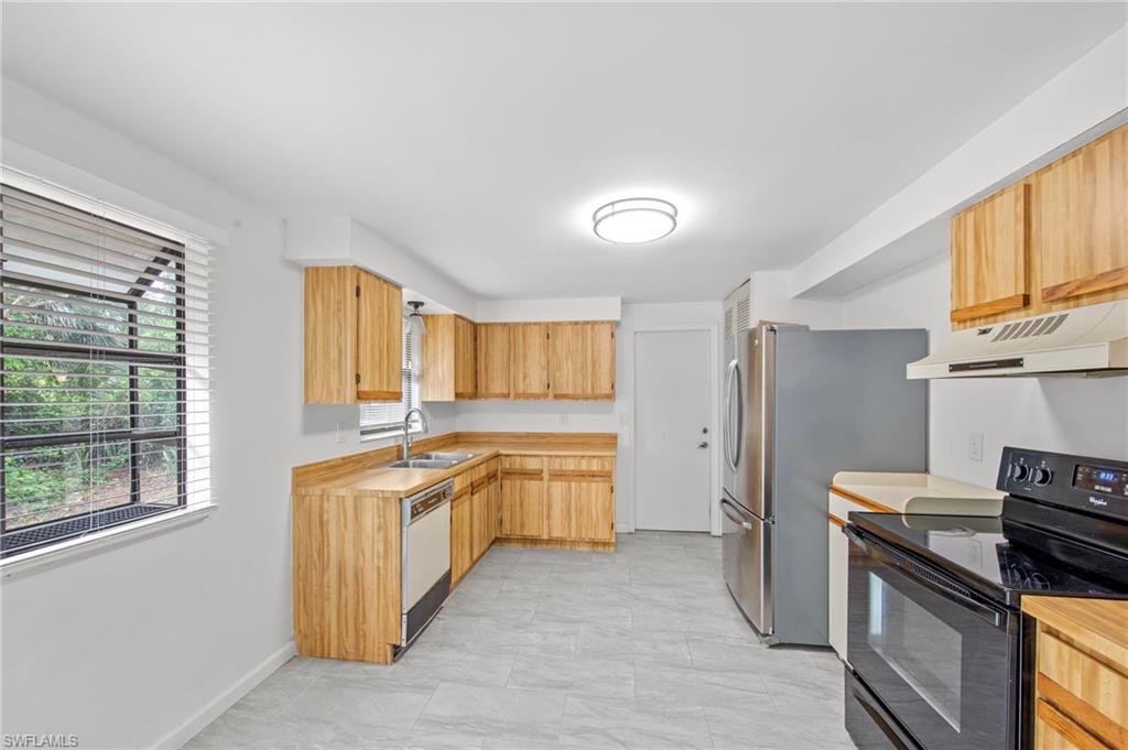 SAN CARLOS PARK - Residential