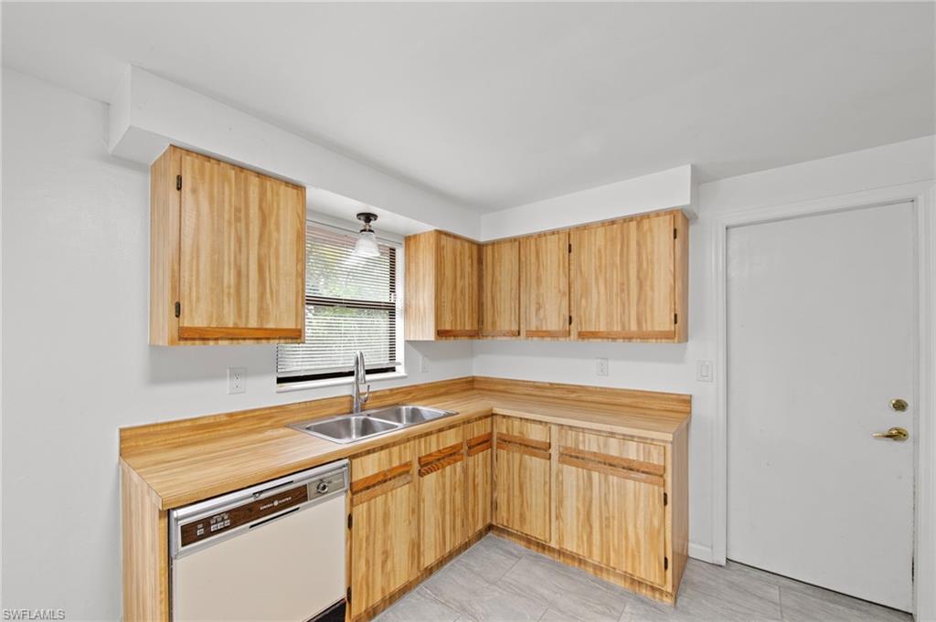 SAN CARLOS PARK - Residential