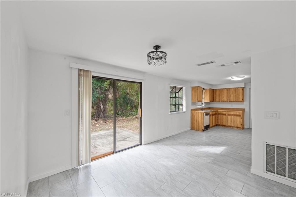 SAN CARLOS PARK - Residential