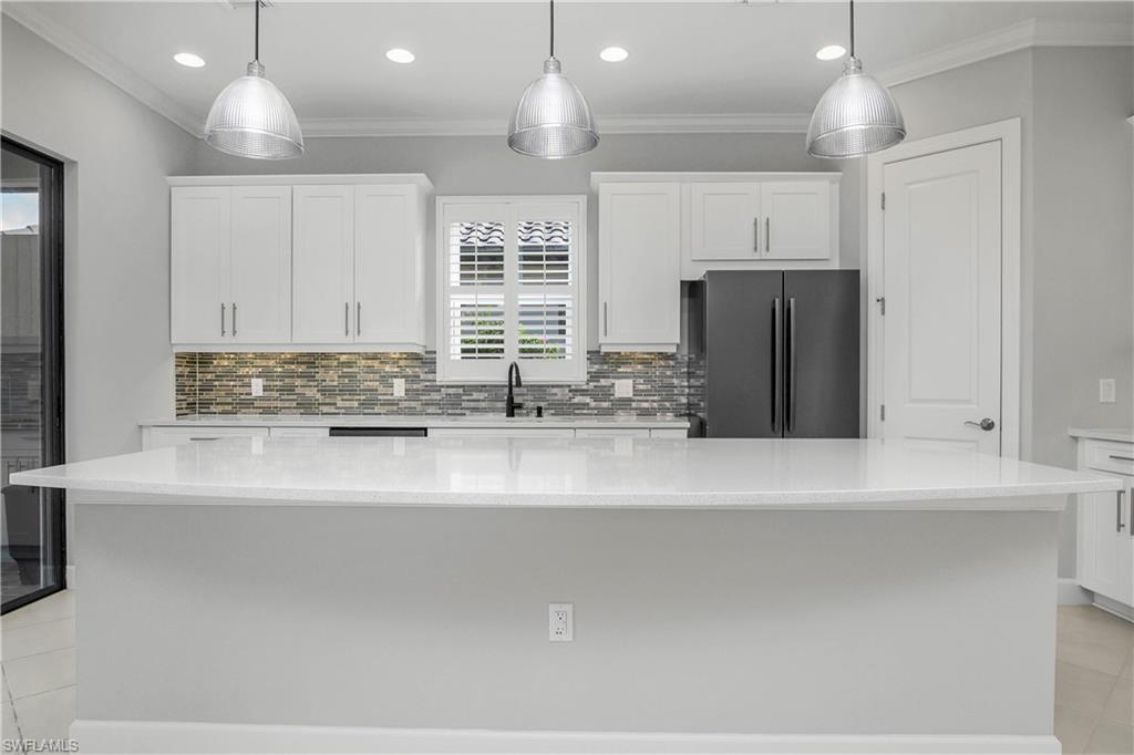 ESTERO POINTE - Residential