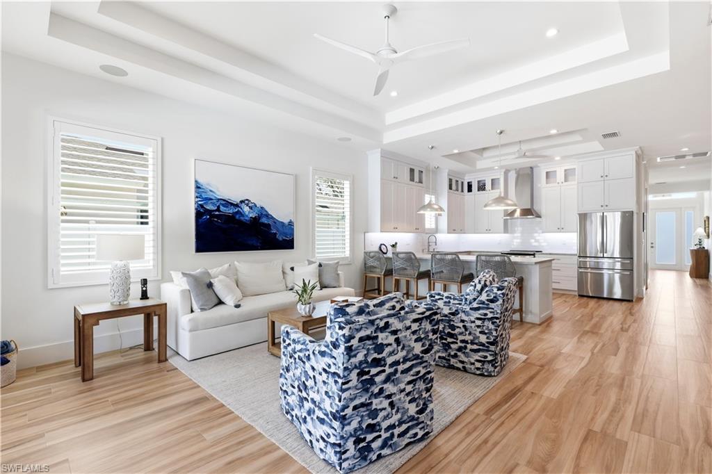 NAPLES PARK - Residential